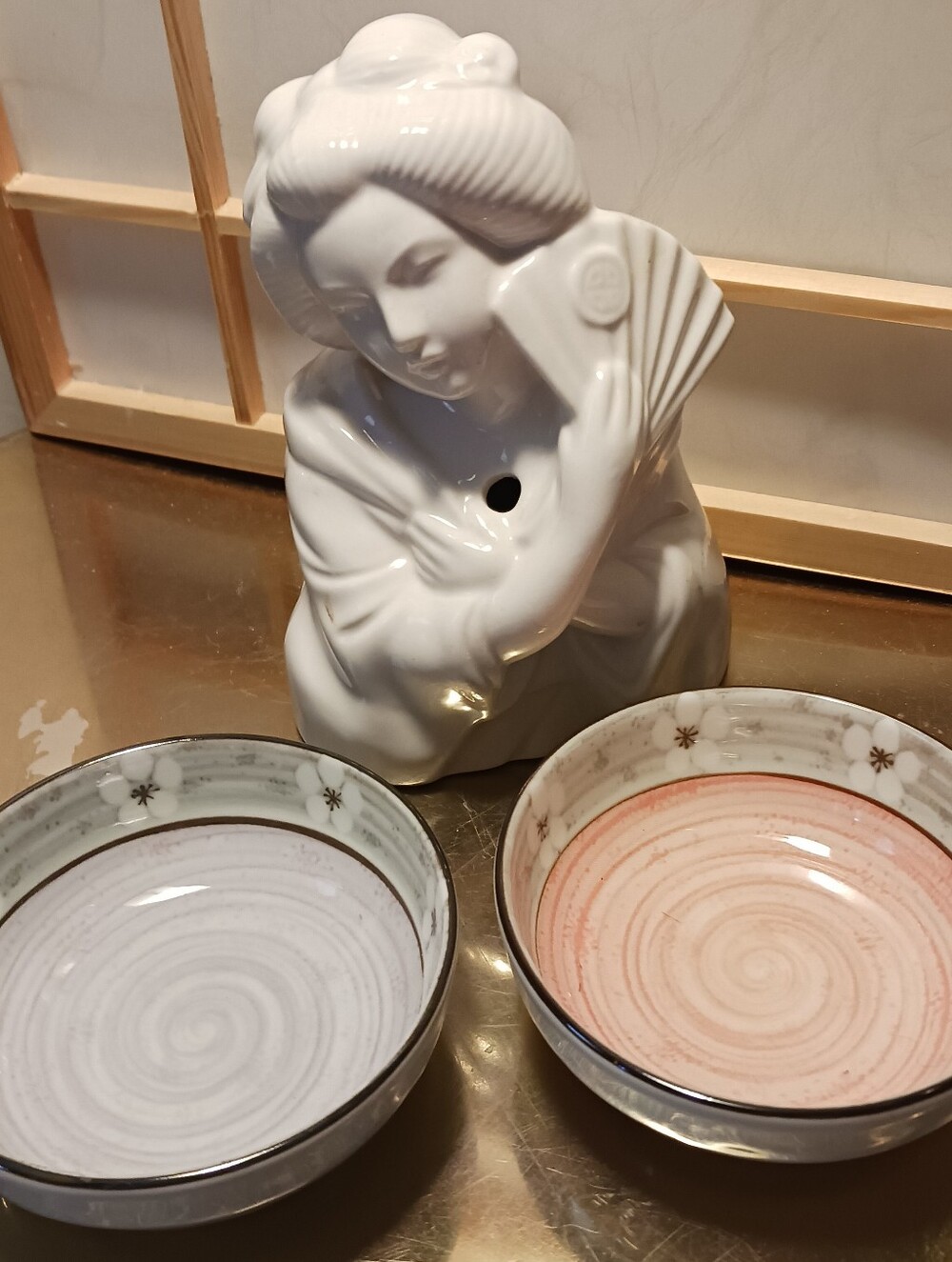 White Ceramic Geisha Figurine Decorative Vase Sculpture - White 2 Rice Bowls